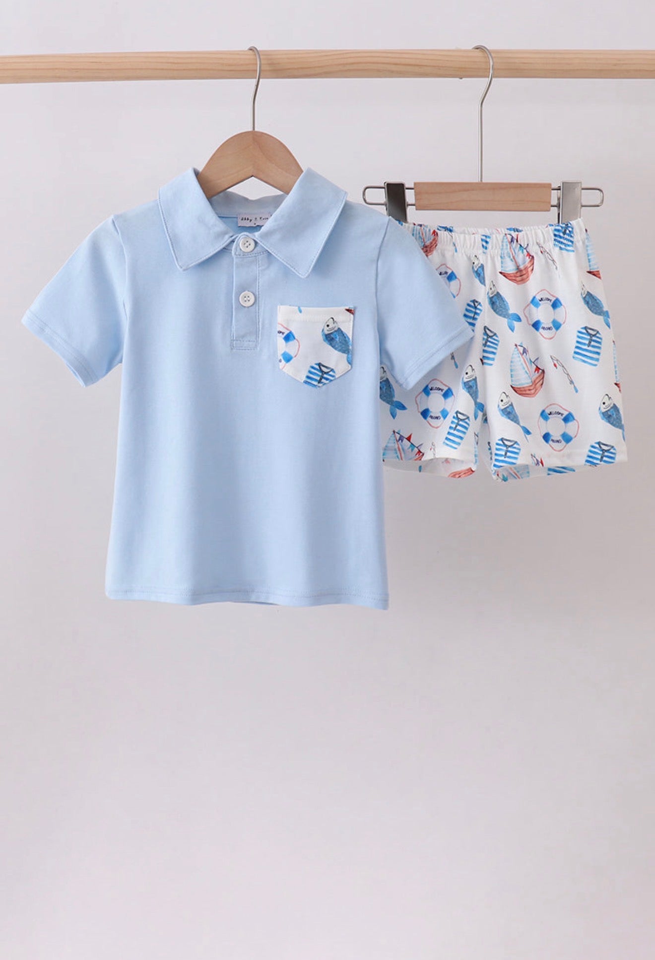 Blue sailboat print shorts set