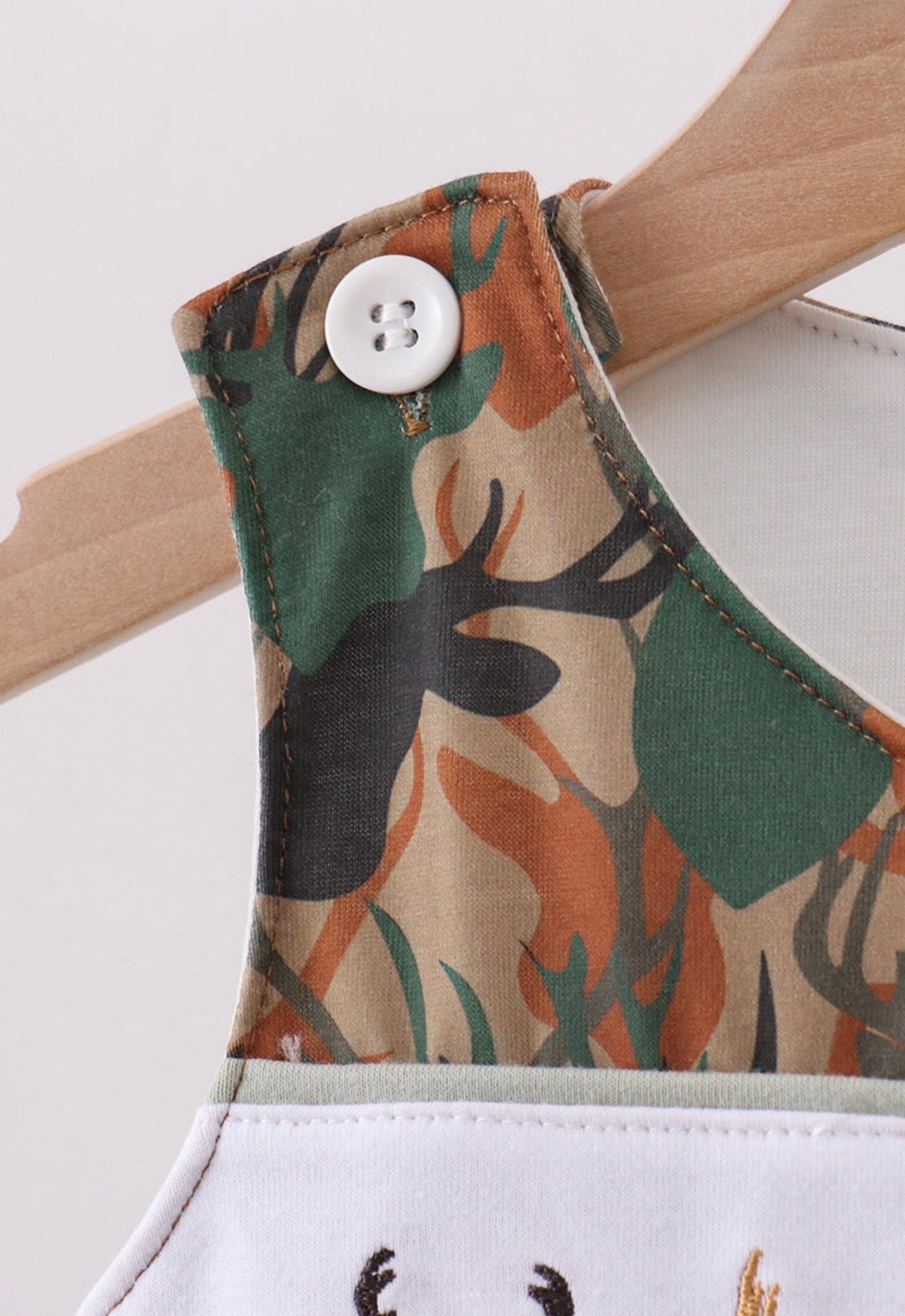 Camouflage deer antler embroidery jonjon