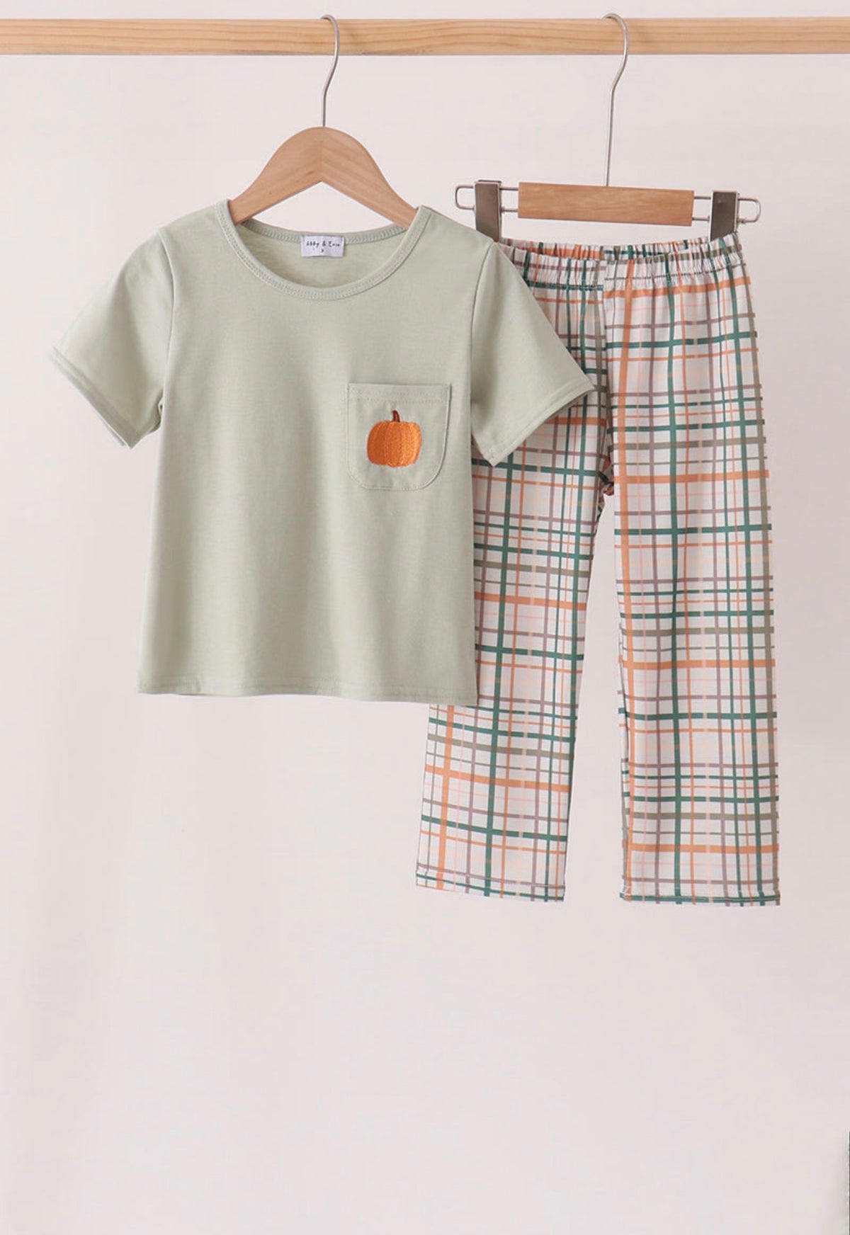 Sage Pumpkin Embroidery
Plaid pants set