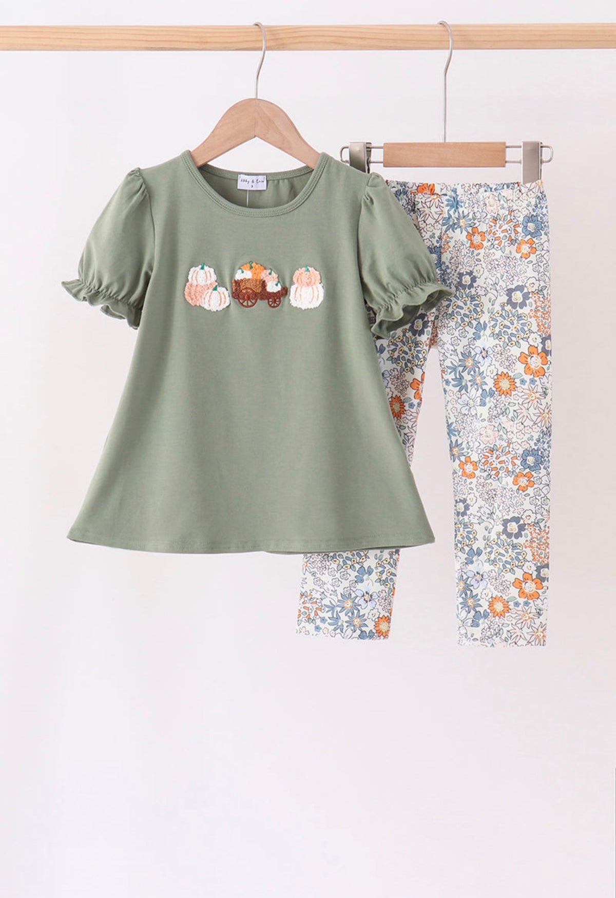 Green pumpkin french knot pants set