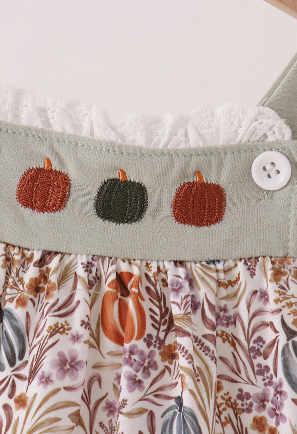 Pumpkin Embroidery Ruffle
Bubble