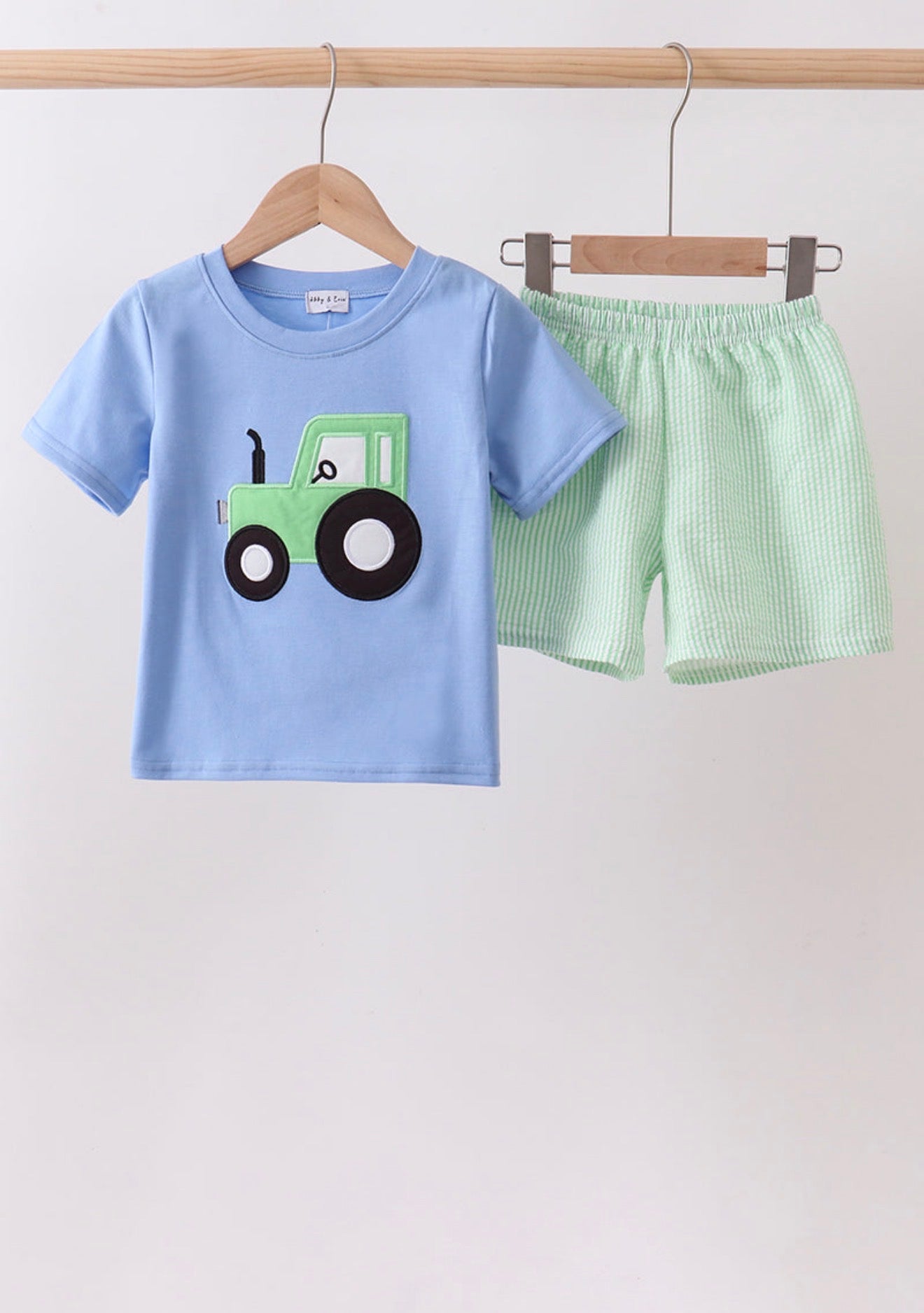 Blue tractor appliqué seersucker set