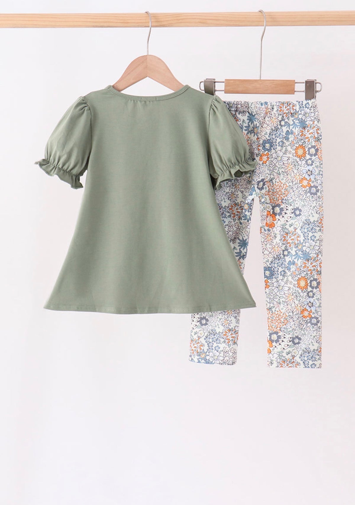 Green pumpkin french knot pants set