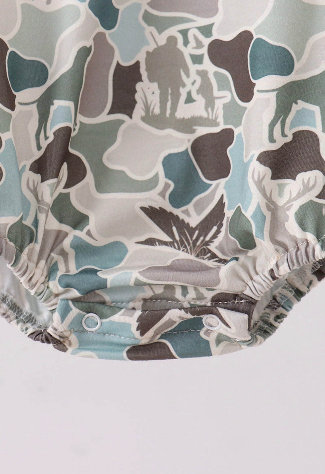Camouflage duck print pocket bubble
