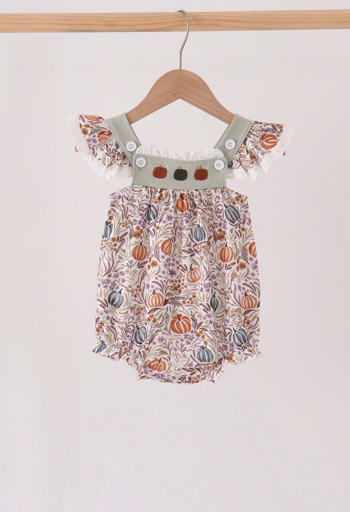 Pumpkin Embroidery Ruffle
Bubble