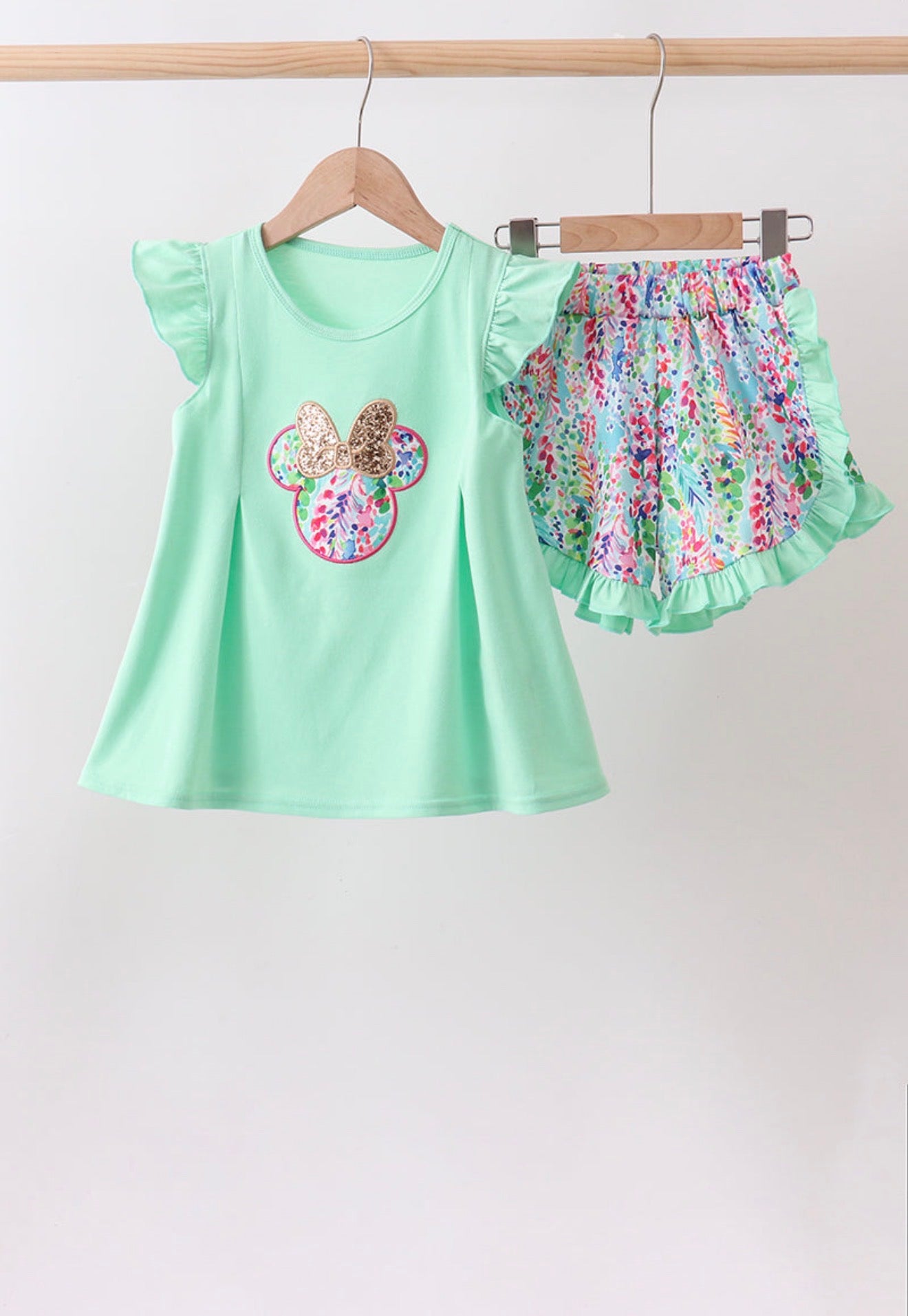 Mint character appliqué set