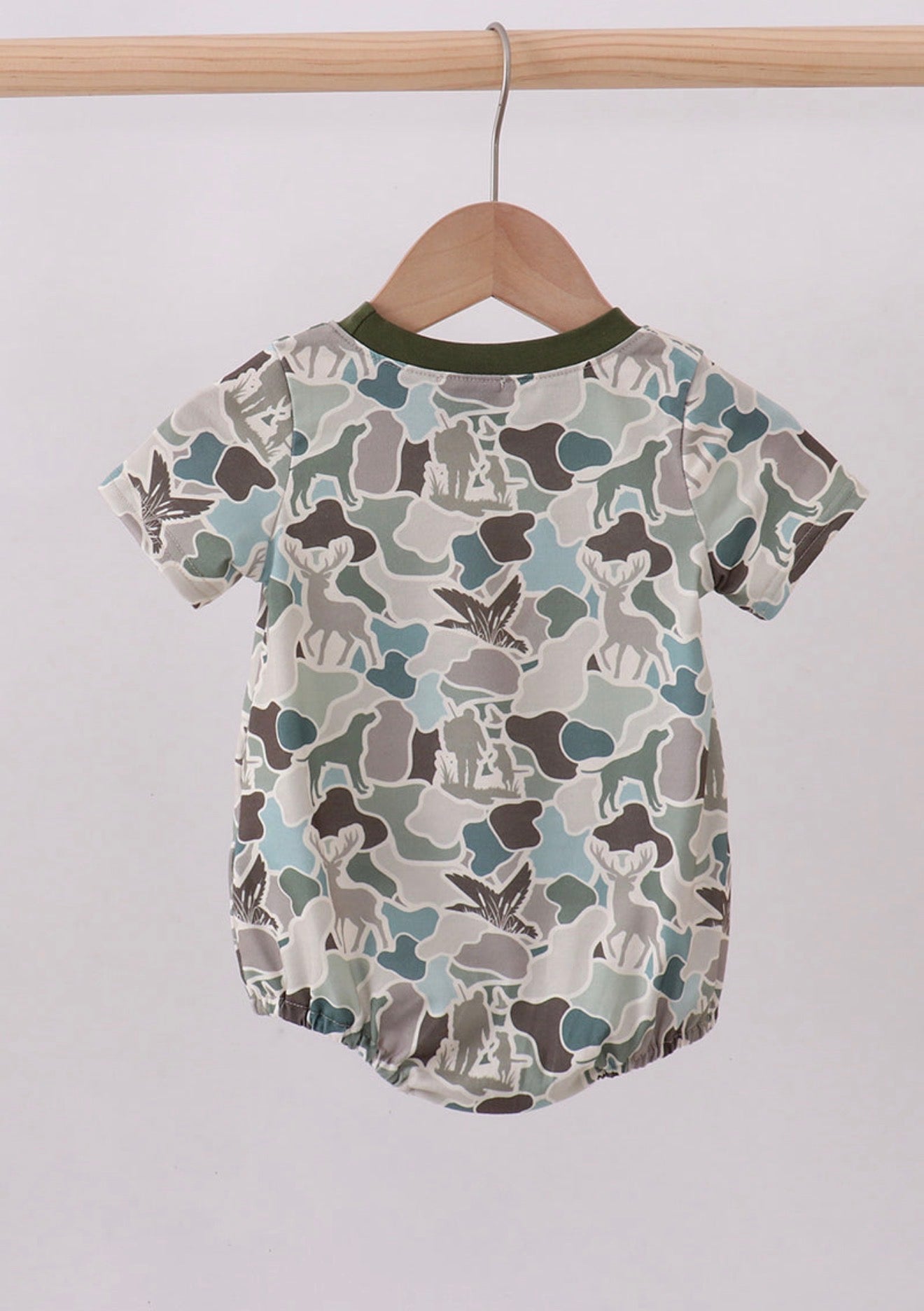 Camouflage duck print pocket bubble