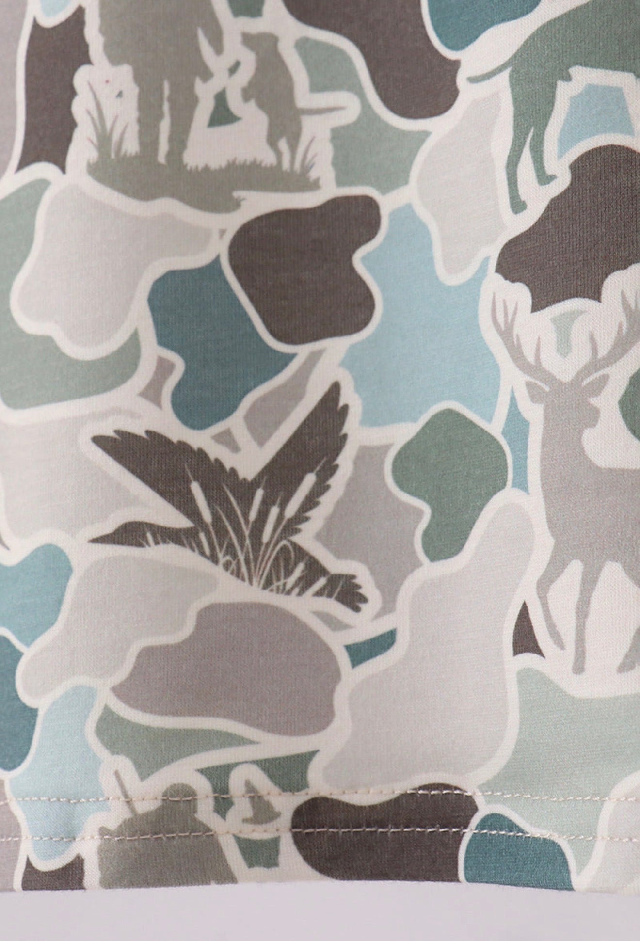 Camouflage duck print pocket top