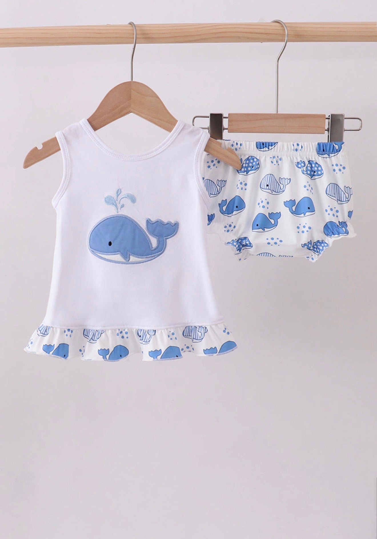 Blue whale appliqué ruffle bloomer set