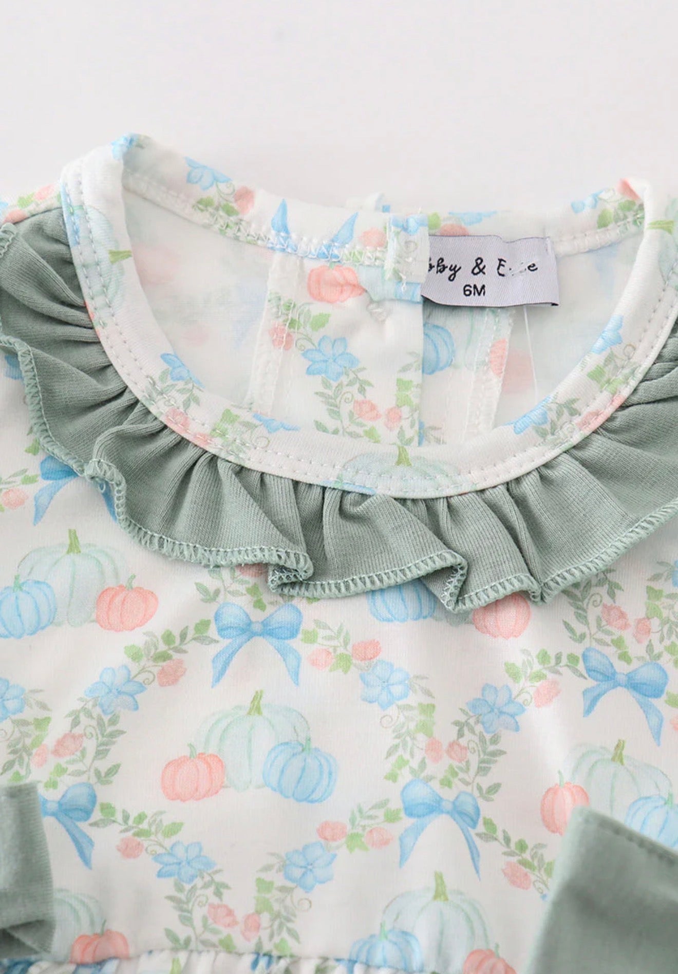 Green pumpkin print girl bubble