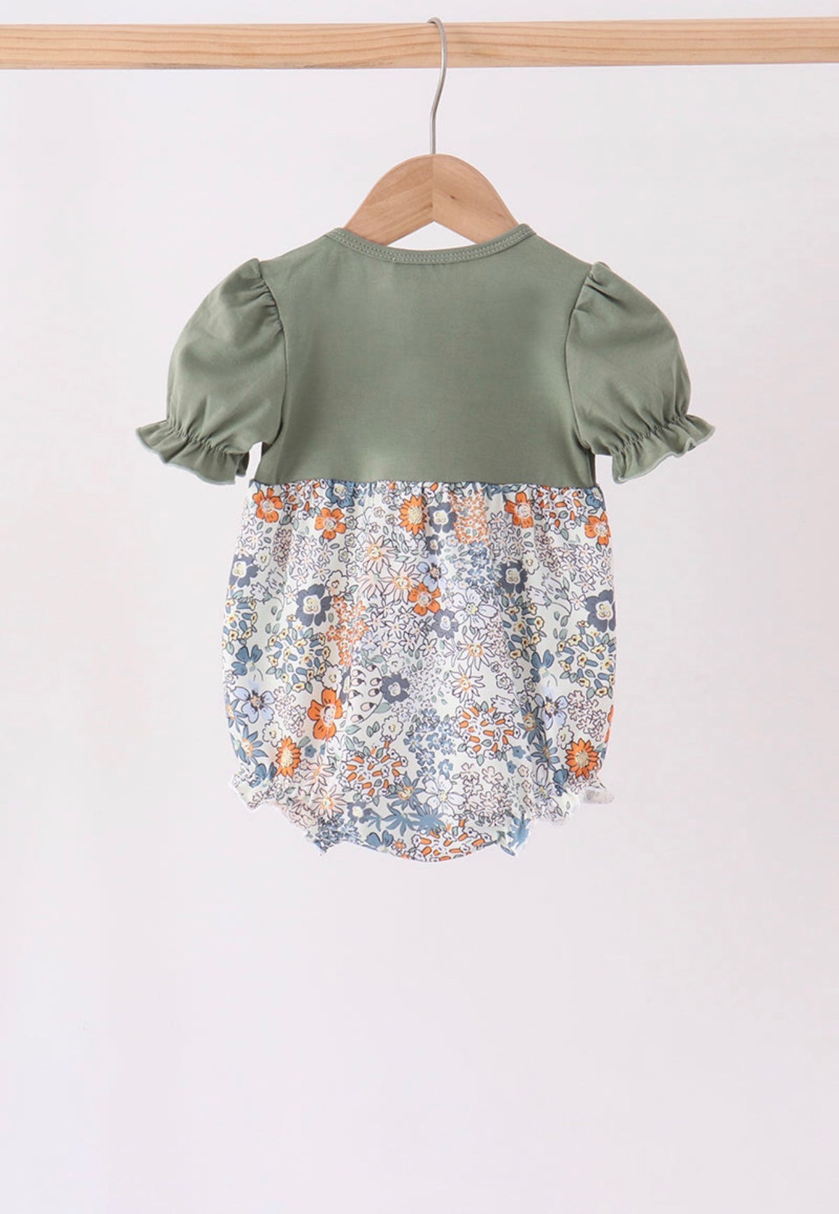 Green pumpkin french knot bubble