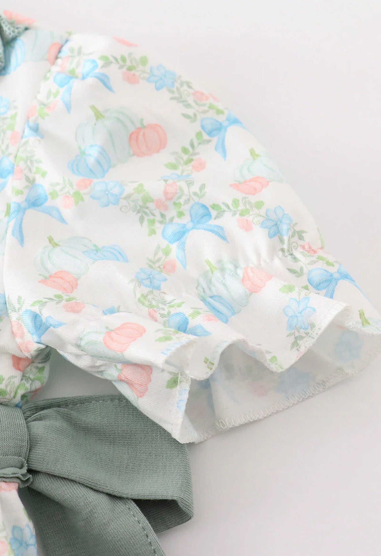 Green pumpkin print girl bubble