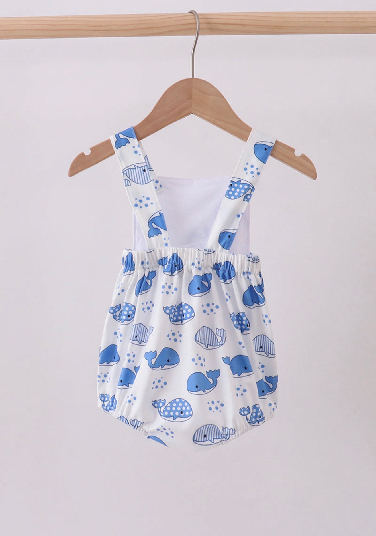 Blue whale appliqué bubble