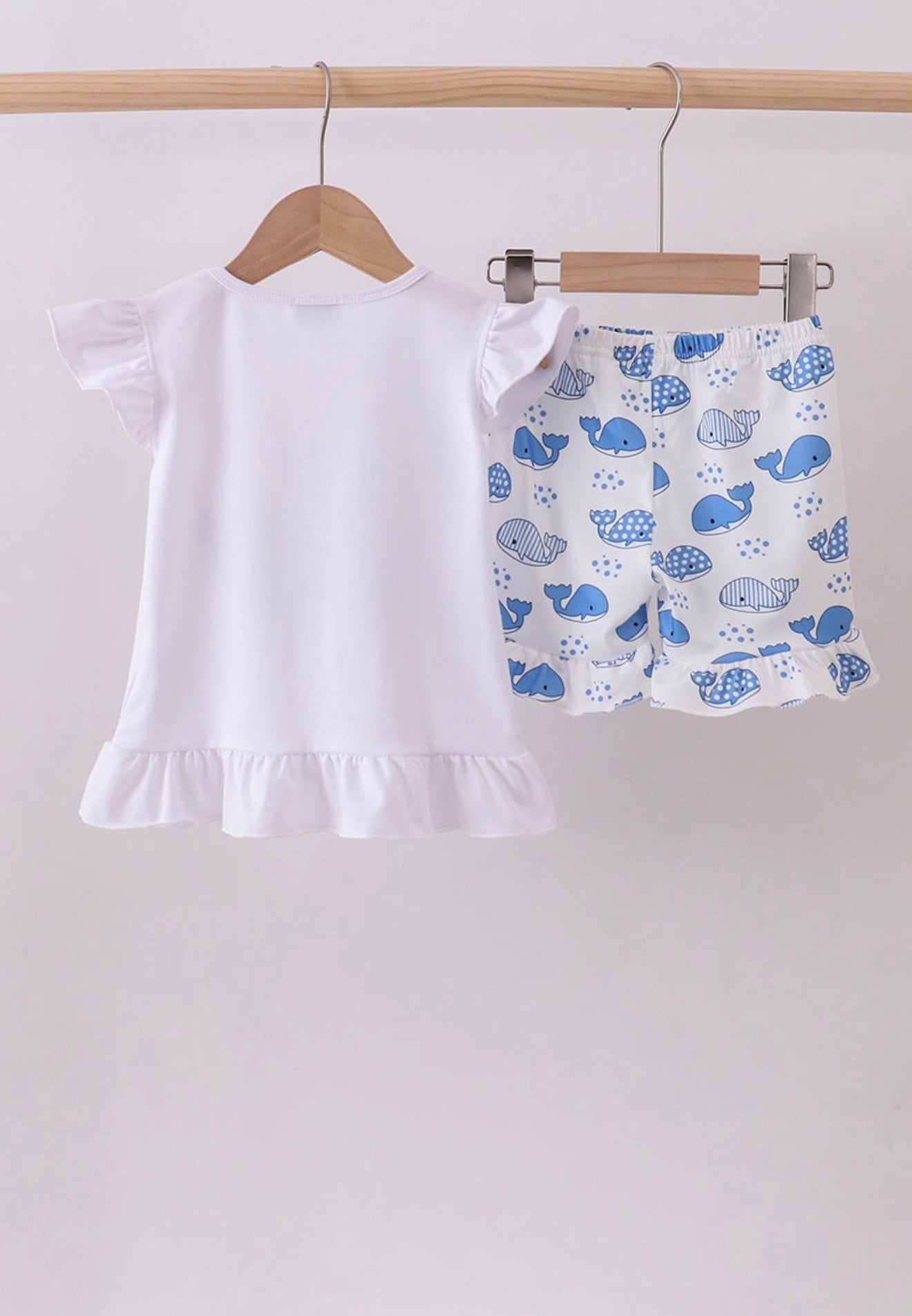 Blue whale appliqué ruffle shorts set