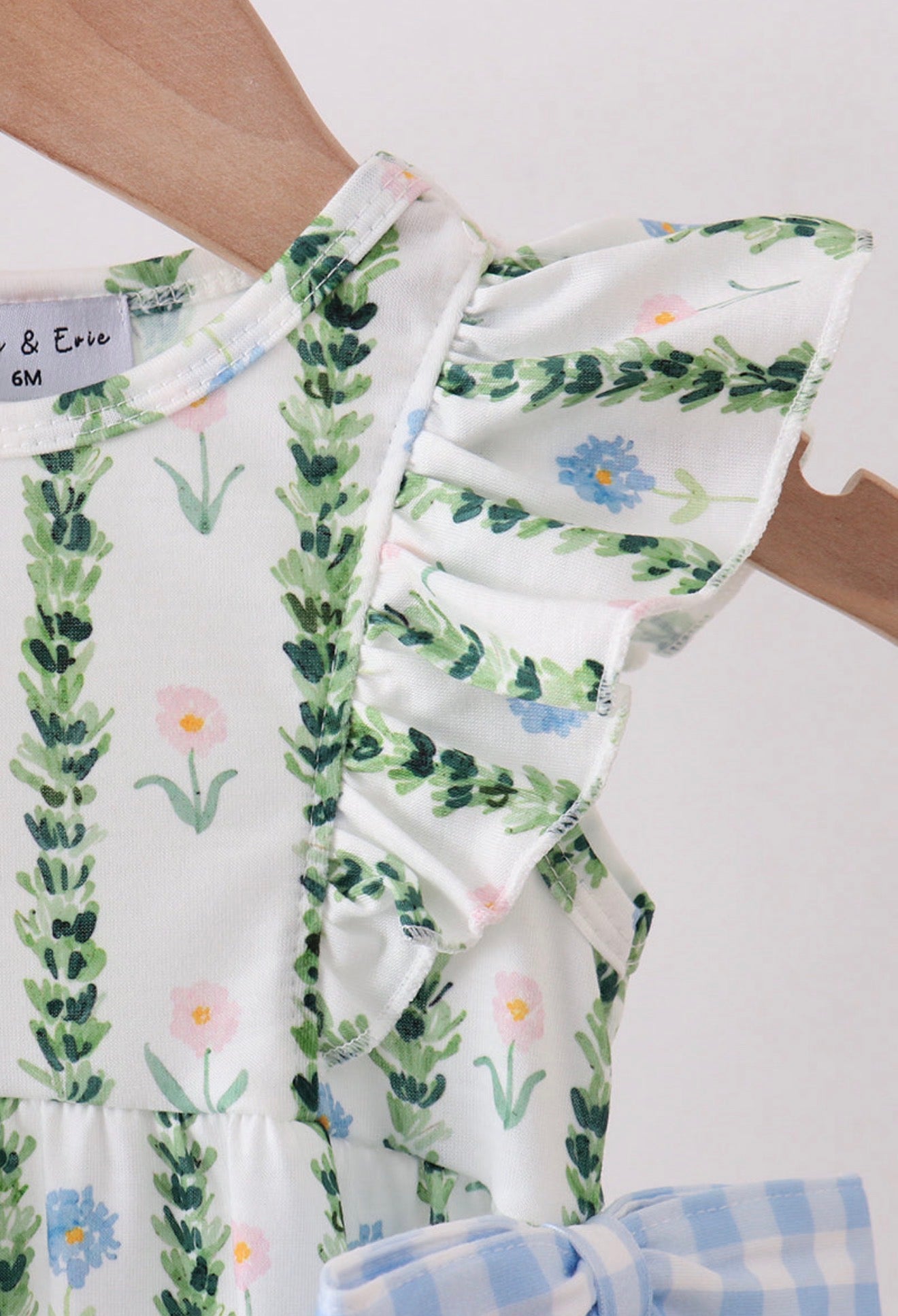 Green floral ruffle bow bubble