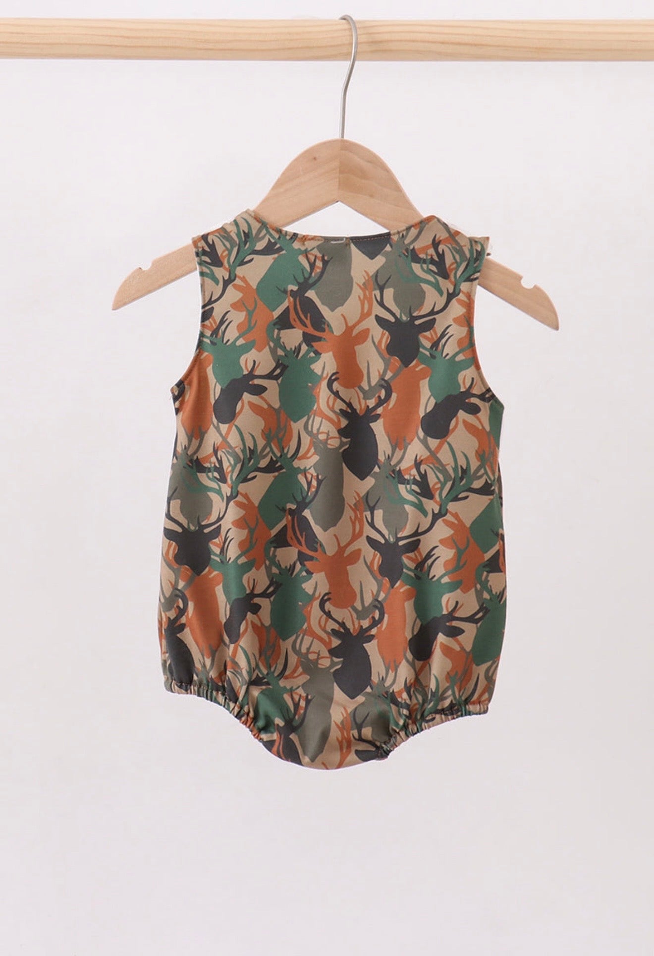 Camouflage deer antler embroidery bubble