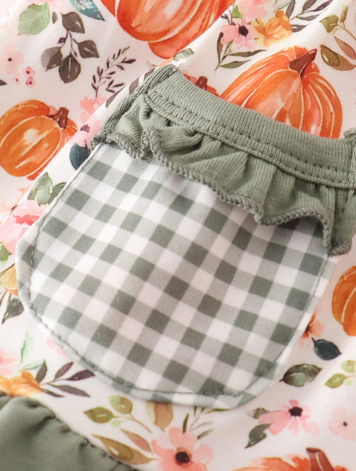 Green pumpkin ruffle girl set